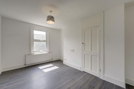 4 bedroom terraced house to rent - Photo 4