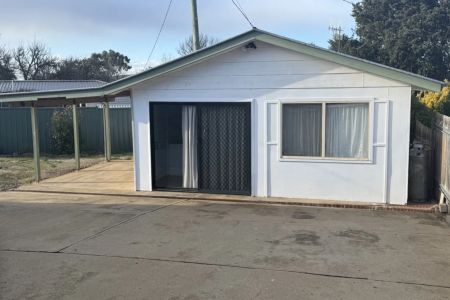 Renovated 1 Bedroom Granny Flat in a Quiet & Private Location - Photo 5