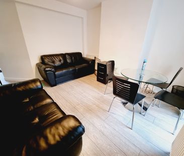 4 Bed Student Accommodation - Photo 2