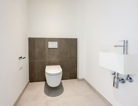 Neubau Nähe "UNO City" - Familienwohnung mit lichtdurchfluteten Panoramafenster - Photo 1