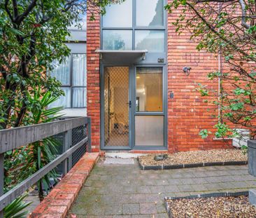 PERFECTLY LOCATED - Photo 4