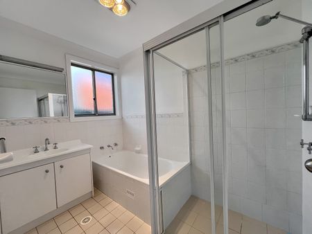 10 Carrington Parade, New Lambton NSW 2305 - Villa For Rent | Domain - Photo 5