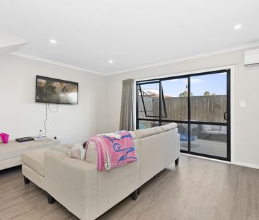 This three bedroom and two bathroom family home is perfect for thos... - Photo 1