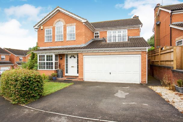 Gloucestershire Lea, Warfield, Bracknell, RG42 - Photo 1