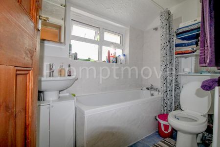 3 bedroom terraced house to rent - Photo 2