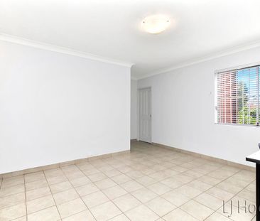 BRIGHT & SUNNY RENOVATED TWO BEDROOM UNIT - Photo 5