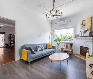 Family home with updated interiors - Photo 5