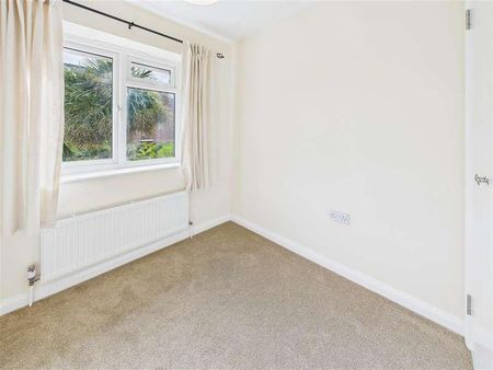 Royston Close, Walton-on-thames, KT12 - Photo 5