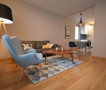 City-Residence: Elegant möblierte 3-Zi.-Wohnung mit Balkon nahe Grü... - Photo 2