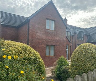10 Castle View Close, Dundrum, BT33 0SH - Photo 2