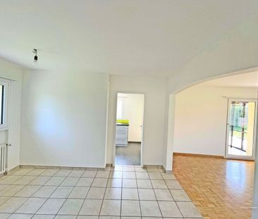 EFH in ruhiger Lage mit grossem Garten ohne Gartenarbeit - Foto 1