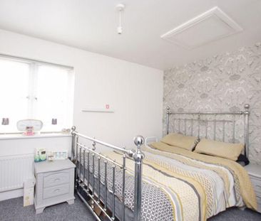 2 bedroom semi-detached house to rent - Photo 5