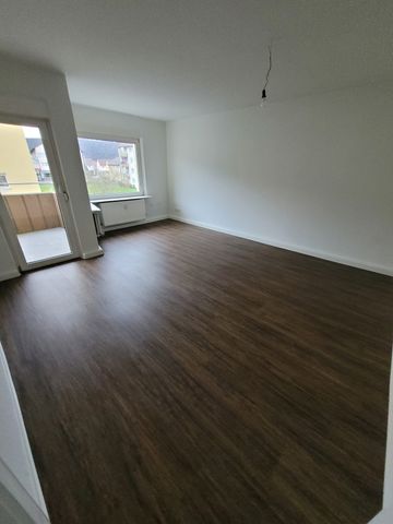 Schön geschnittene 4 Zimmer Wohnung mit Balkon - Photo 2