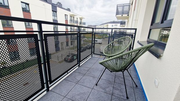 Dwa pokoje z 2 miejscami postojowymi i balkonem - Фото 1
