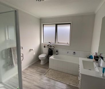 4 Bedroom Family Home - Photo 4