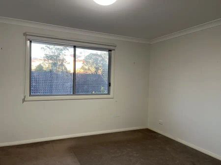 “**JUST MOVE IN, NEARLY NEW 4-BEDROOM TOWNHOUSE” - Photo 3