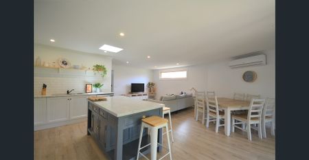 FULLY FURNISHED - CONTACT AGENT FOR AVAILABILITY!! - Photo 4