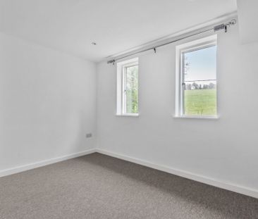 3 Bedroom House - Winton Hill, Stockbridge - Photo 2