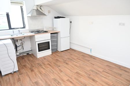 2 bedroom apartment to rent - Photo 4