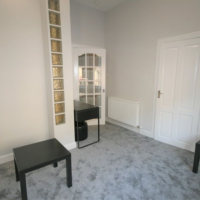 Stock St, Bright 1 Bed Furnished Apartment – Available 23/02/2026 - Photo 1