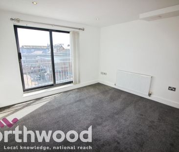 2 bedroom flat to rent - Photo 3
