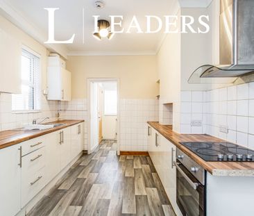 3 bedroom house to rent Albany Avenue, SS0 - Photo 6