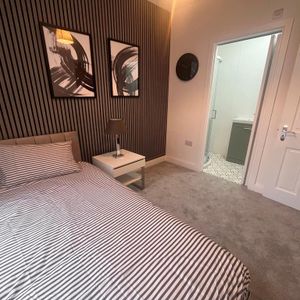 House share to rent - Photo 2