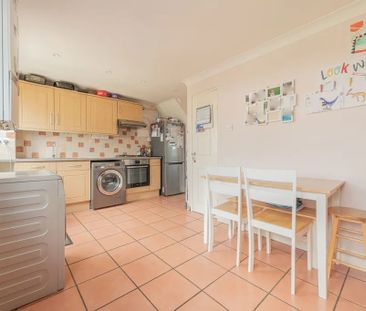 3 Bed Terraced House, Bower Close, SO19 - Photo 5