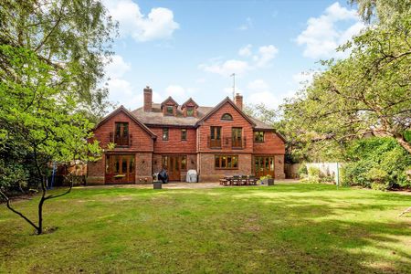 6 bedroom detached house to rent - Photo 4