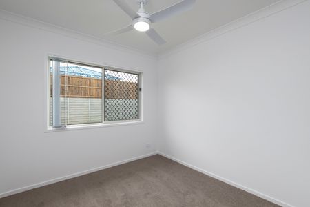 Modern Family Living - Photo 4