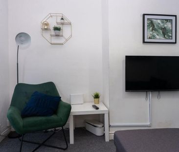 3 bedroom terraced house to rent - Photo 6