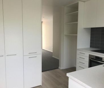 Modern 2BR City Haven - Deck & Garden! - Photo 6