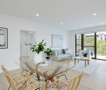 LUXURY LAKESIDE LIVING - Photo 1