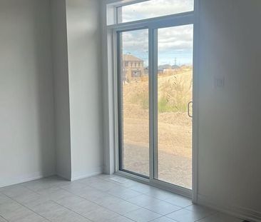 For Lease - 82 Selection Heights, Thorold, Ontario - Photo 2