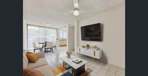 Tidy 2 Bedroom Apartment in the heart of Milton! - Photo 1