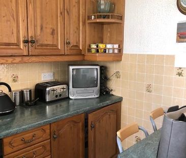 2 bedroom semi-detached bungalow to rent - Photo 6