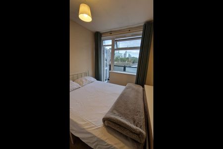 Room in a Shared Flat, Chipka St, E14 - Photo 4