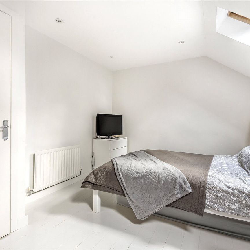 3 bedroom terraced house to rent - Photo 1