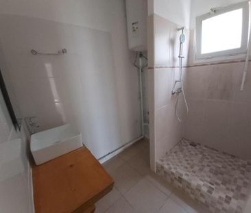 Location Appartement 1 pièce 30m² LA POSSESSION 97419 - Photo 3