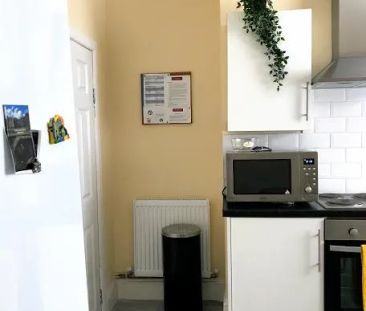 1 bed house share to rent in Briercliffe Road, Burnley, BB10 - Photo 4