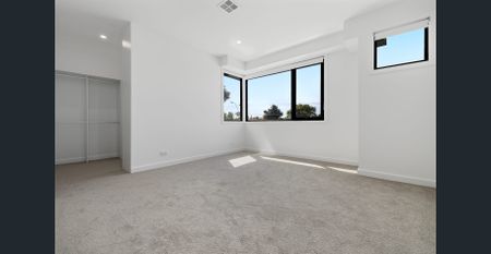 Impressive In Scale, Style & Luxury - Photo 3