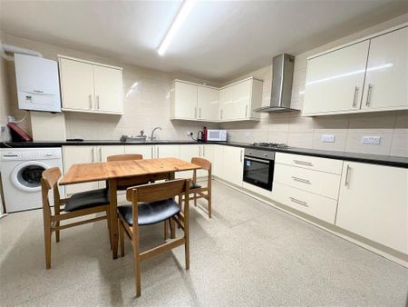 4 bedroom house to rent - Photo 3