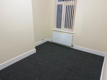 3 Bed Terraced House, Knighton Lane, LE2 - Photo 3