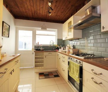 3 bedroom terraced house to rent - Photo 2
