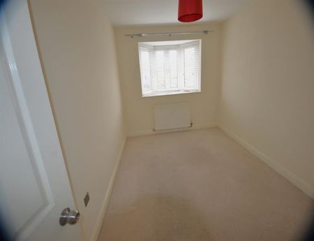 4 Bedroom Detached To Let - Photo 4