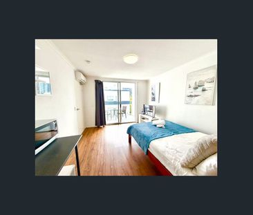 Stylish South Brisbane Studio —Resort-Style Living - Photo 5