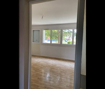 Location Appartement 5 pièces 90 m² Issoudun - Photo 2