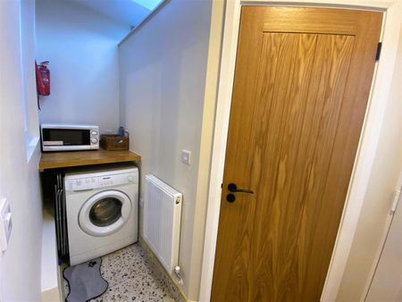 2 Bedroom Cottage - Photo 2