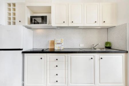 “TOP FLOOR REFURISHED HERITAGE APARTMENT in the HEART OF BRISBANE CITY” - Photo 2
