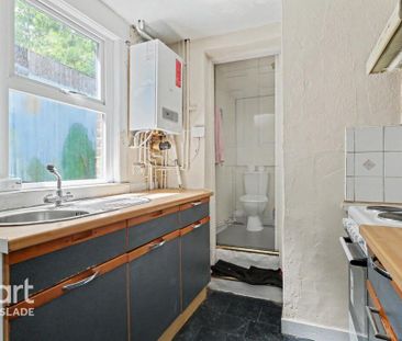 2 bedroom terraced house to rent - Photo 3